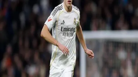 宁波町渥常规赛不敌新疆伊力特