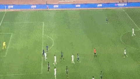 莱万评价失准 西媒忽略亚马尔友好行为